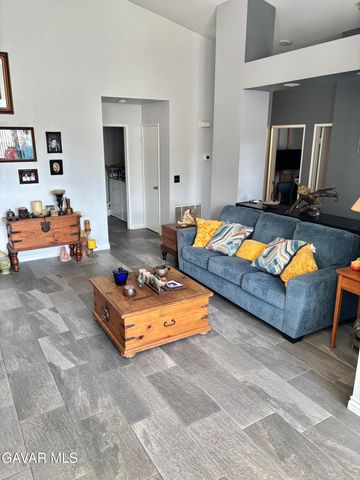 2830 Chuckwagon Road, Palmdale, CA 93550