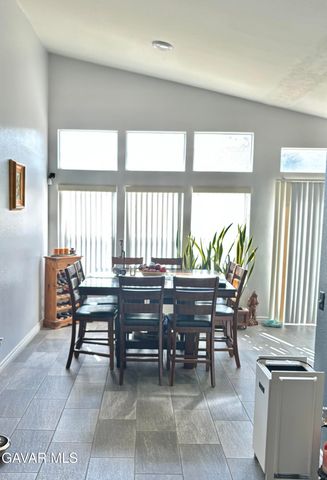 2830 Chuckwagon Road, Palmdale, CA 93550