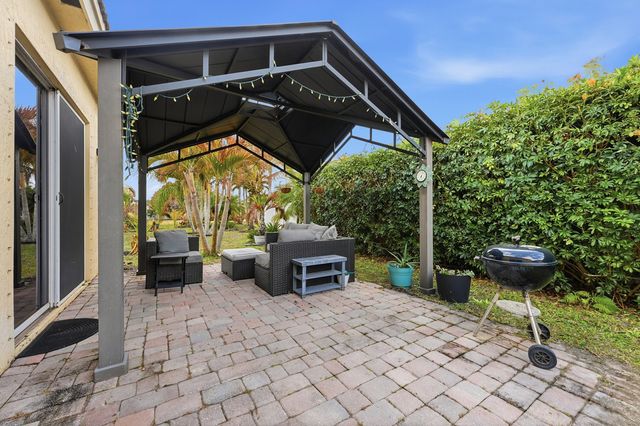 6117 Spring Lake Terrace, Fort Pierce, FL 34951