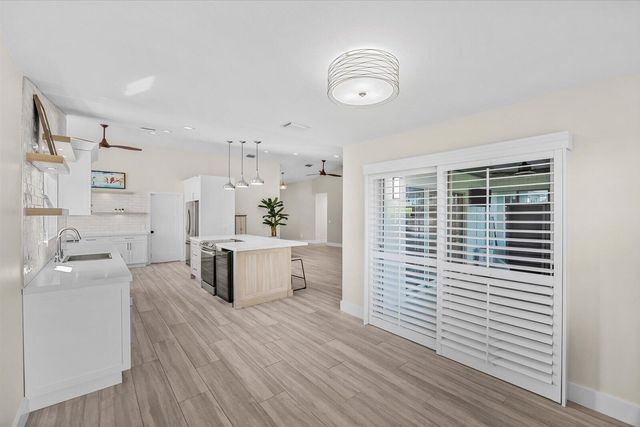 160 NE Twylite Terrace, Port St. Lucie, FL 34983