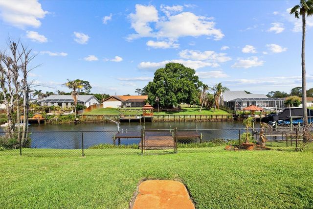 160 NE Twylite Terrace, Port St. Lucie, FL 34983