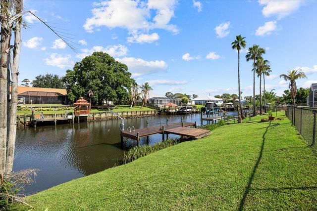 160 NE Twylite Terrace, Port St. Lucie, FL 34983