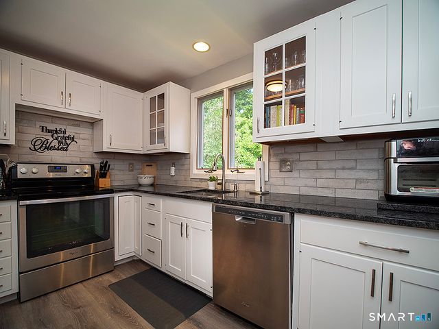 89 Handy Road, Hamden, CT 06518