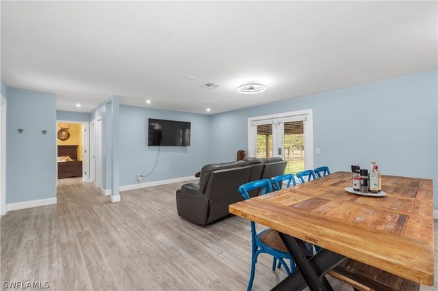 2210 20th AVE NE, Naples, FL 34120