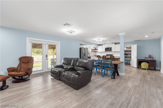 2210 20th AVE NE, Naples, FL 34120