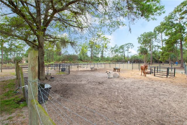 2210 20th AVE NE, Naples, FL 34120