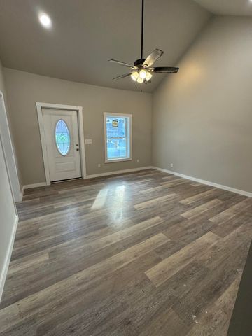 111 E College Street, Georgetown, KY 40324