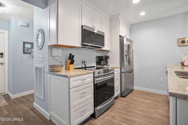 1 Cedar Reef F102, Harbor Island, SC 29920