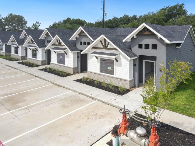 10317 Lake Road 12C, Houston, TX 77070