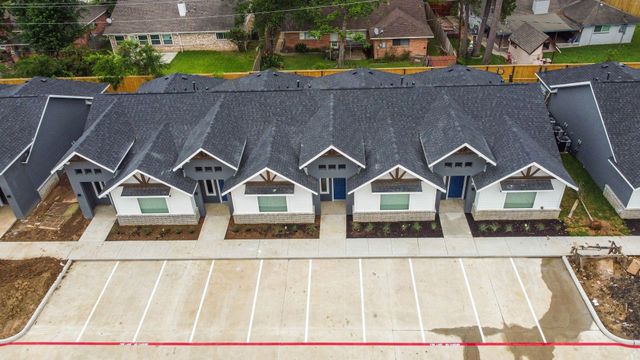 10317 Lake Road 12C, Houston, TX 77070