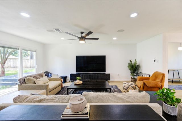 1718 Capstan Road, Houston, TX 77062