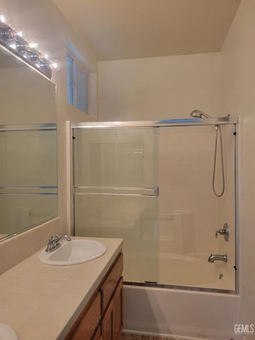 5103 Vista Del Mar Avenue, Bakersfield, CA 93311