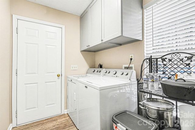 228 Creek View Road, Mooresville, NC 28117