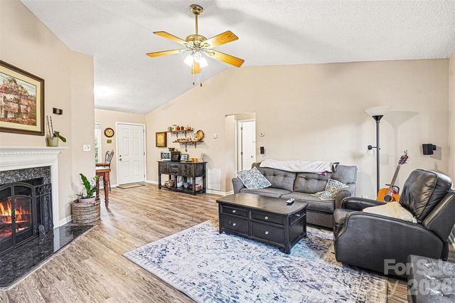 228 Creek View Road, Mooresville, NC 28117