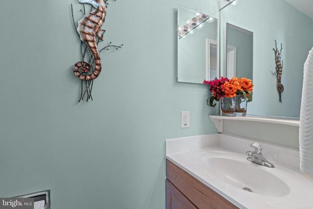 18 HUDSON AVE, Ocean View, DE 19970