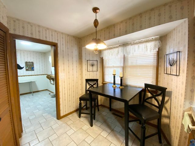 2049 S Brighton Drive, Springfield, MO 65804