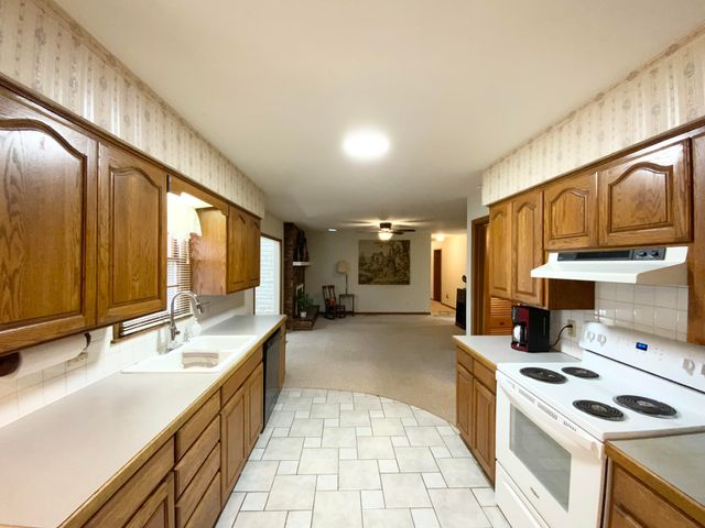 2049 S Brighton Drive, Springfield, MO 65804