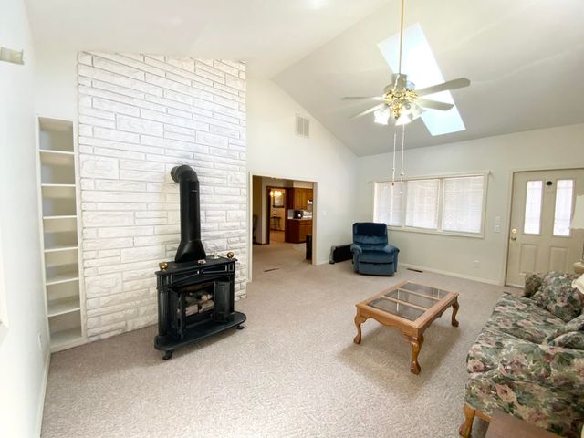 2049 S Brighton Drive, Springfield, MO 65804