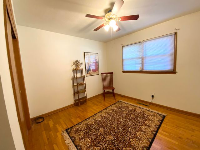 2049 S Brighton Drive, Springfield, MO 65804