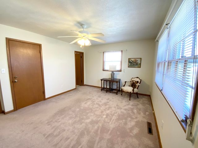 2049 S Brighton Drive, Springfield, MO 65804