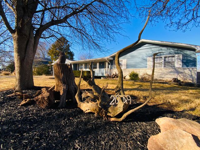 2049 S Brighton Drive, Springfield, MO 65804