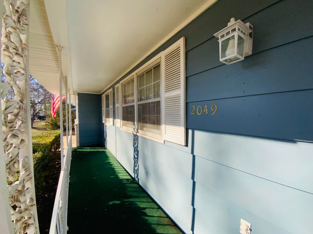 2049 S Brighton Drive, Springfield, MO 65804