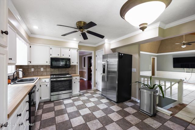 14114 Tree Crest Ct, Louisville, KY 40245
