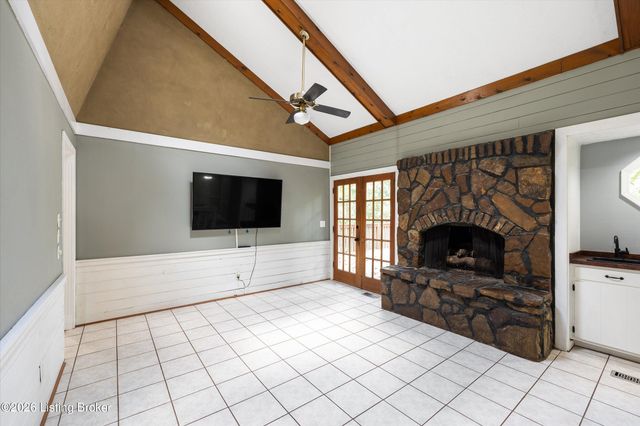 14114 Tree Crest Ct, Louisville, KY 40245