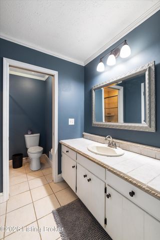14114 Tree Crest Ct, Louisville, KY 40245