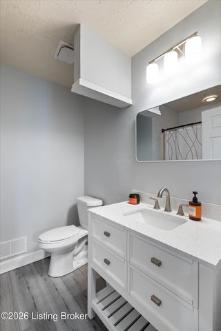 14114 Tree Crest Ct, Louisville, KY 40245