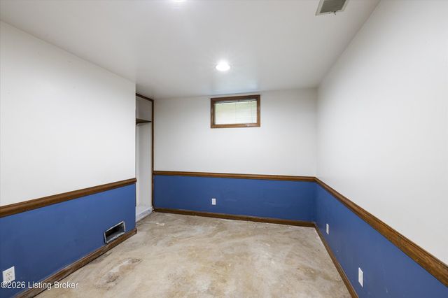 14114 Tree Crest Ct, Louisville, KY 40245