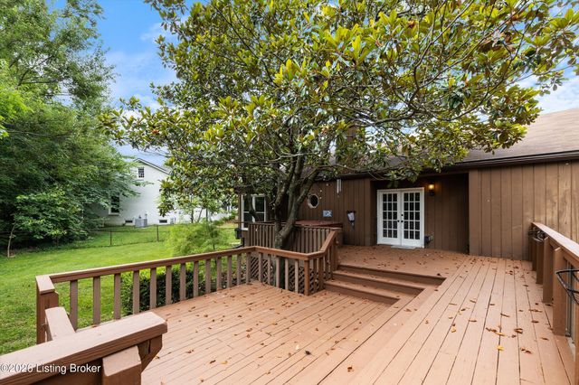 14114 Tree Crest Ct, Louisville, KY 40245