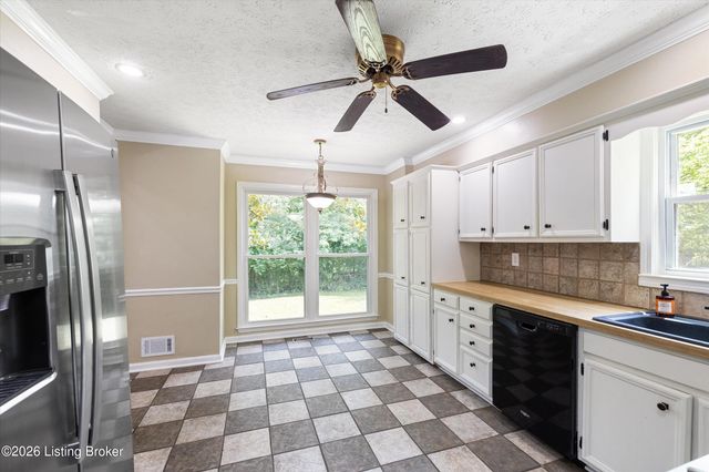 14114 Tree Crest Ct, Louisville, KY 40245