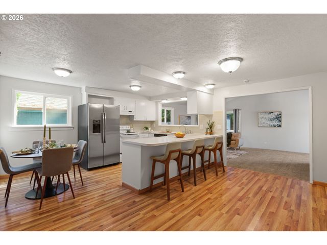 19105 ADDIE St, Gladstone, OR 97027
