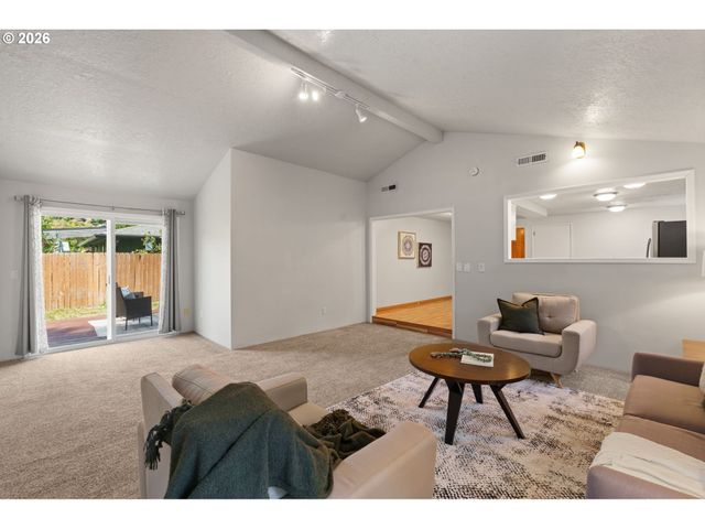 19105 ADDIE St, Gladstone, OR 97027