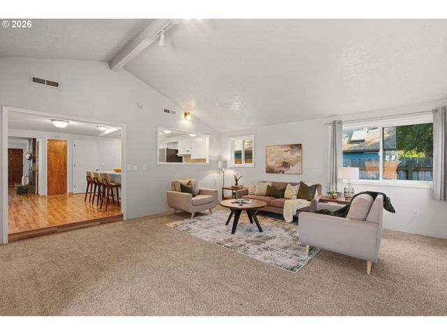 19105 ADDIE St, Gladstone, OR 97027
