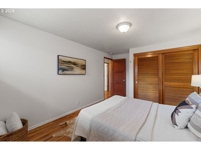 19105 ADDIE St, Gladstone, OR 97027