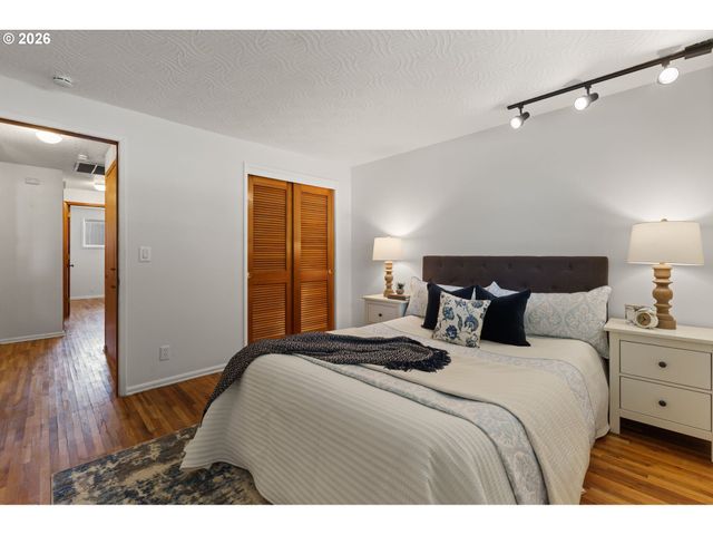 19105 ADDIE St, Gladstone, OR 97027