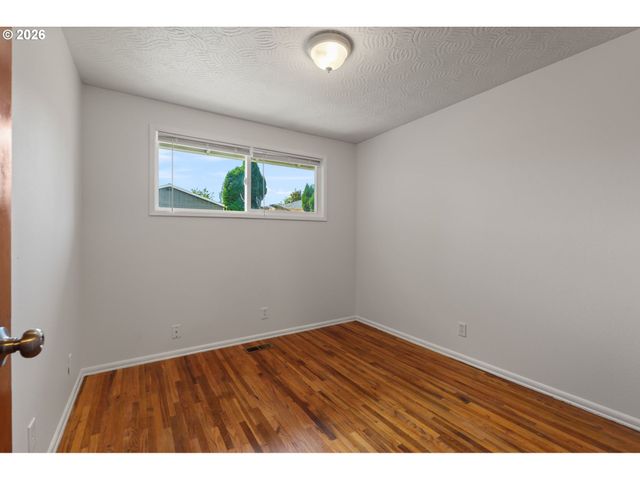 19105 ADDIE St, Gladstone, OR 97027
