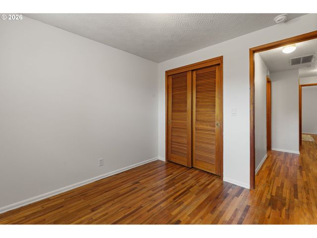 19105 ADDIE St, Gladstone, OR 97027