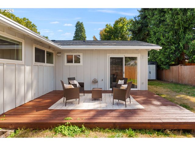 19105 ADDIE St, Gladstone, OR 97027