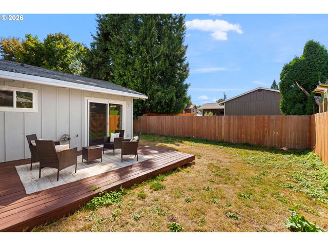 19105 ADDIE St, Gladstone, OR 97027