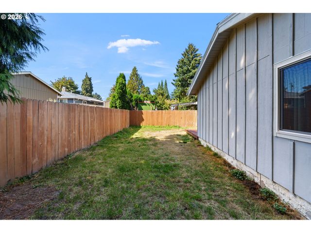 19105 ADDIE St, Gladstone, OR 97027