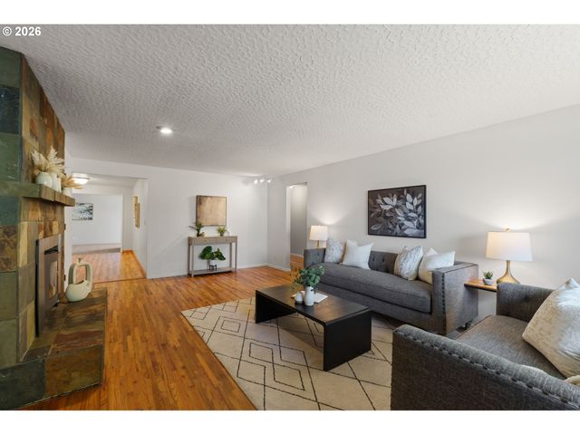 19105 ADDIE St, Gladstone, OR 97027