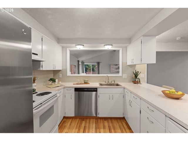 19105 ADDIE St, Gladstone, OR 97027