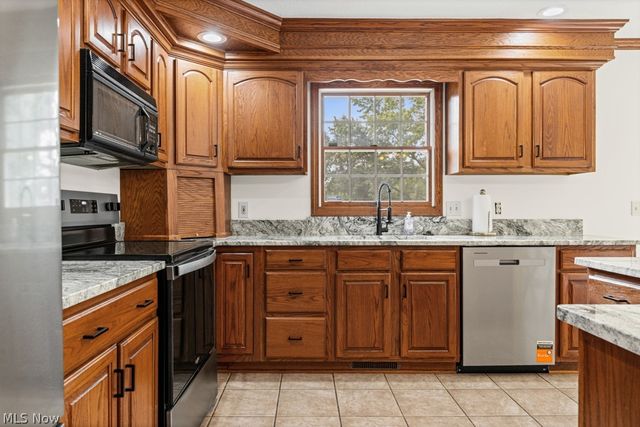6962 Mapleridge Circle NW, Canton, OH 44718