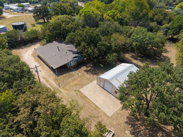 8013 RIVER Run, Granbury, TX 76049