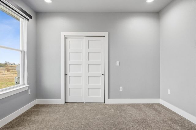 178 Balch RD, Elgin, TX 78621