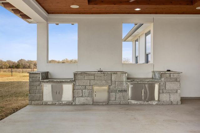 178 Balch RD, Elgin, TX 78621