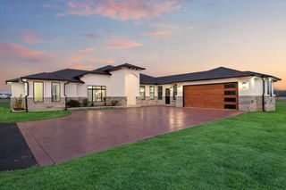 178 Balch RD, Elgin, TX 78621